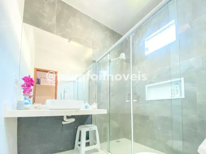Casa duplex em condomínio com 5 Quartos