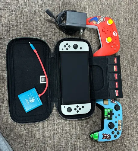 Nintendo Switch OLED Completo + 5 Jogos + 2 Controles + Dock + Case