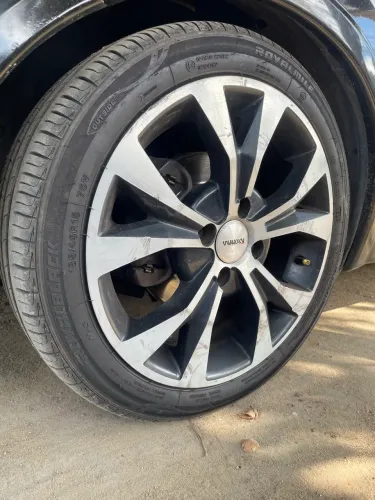 Vendo jogo de rodas 15 com pneus