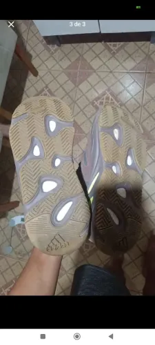 Tênis adidas yeezy usado duas vezes ,tênis de colecionador importado dos EUA 