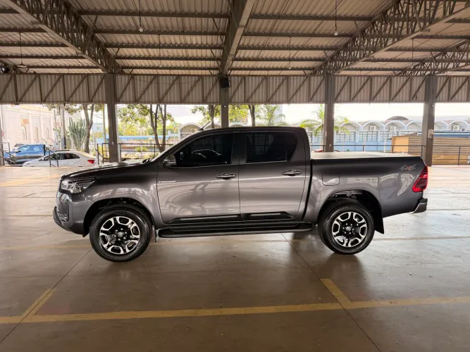 Toyota Hilux CD SRX 4X4 2.8 TDI 16V Diesel Aut. 2026