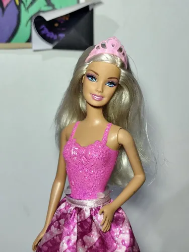 Boneca Barbie Fairytale Magic & Mix Princess Fashion Incompleta