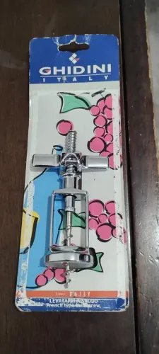 Vendo abridor de garrafas, tipo saca rolhas ,e inox, novo da marca Chidini Italy