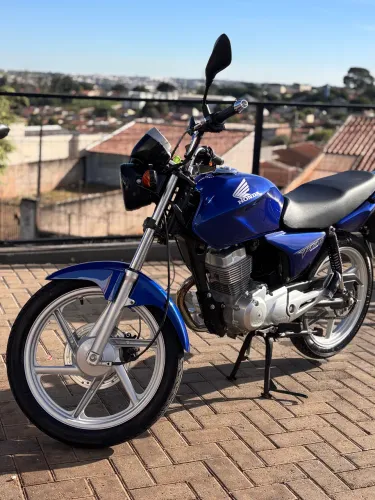 Titan 150 ESD completa único dono ?