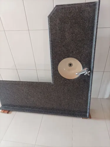 Pedra para armário de banheiro