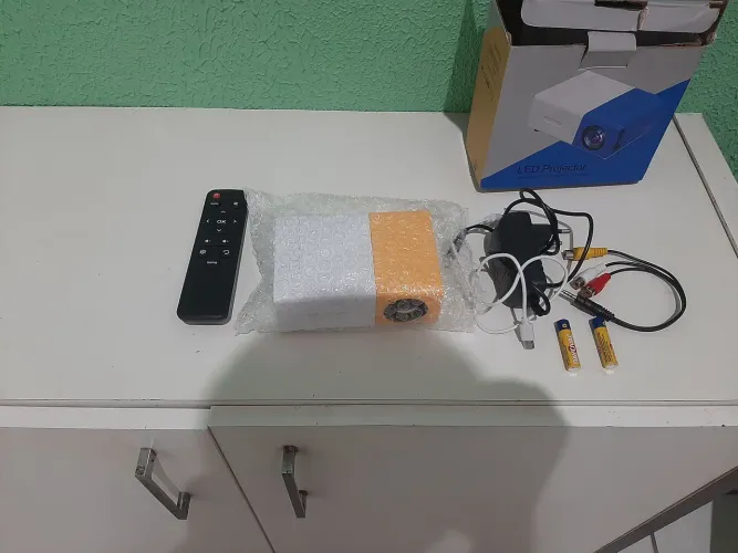 Projetor led portátil full hd 1080p