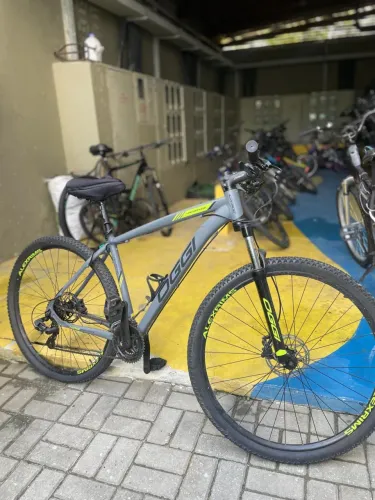 Bike Oggi Hacker HDS Aro 29 | Freio a Disco | Excelente Estado