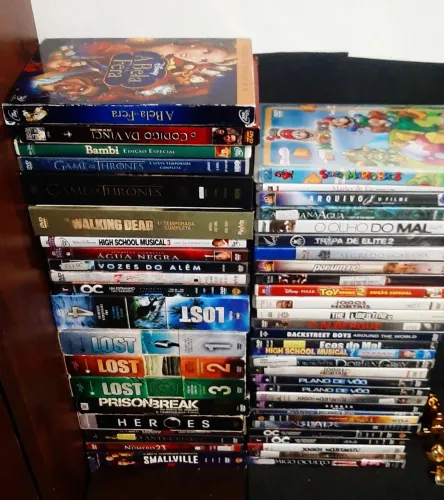 DVD Filmes e seriados Originais Lote com 5 
