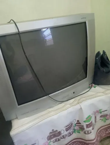 TV de tubo Semp 29 polegadas 