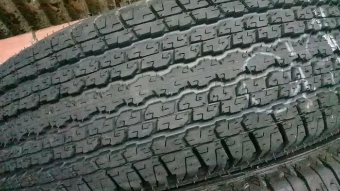 Pneu 215 65 16 Rc Suenp desenho Bridgestone Renault Duster com selo do Inmetro e Garantia