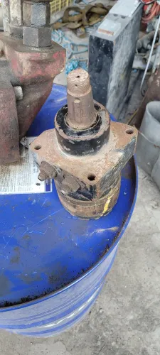 Vende se um motor idraulico de alta rotação para maquima de tritura galhos de arvores