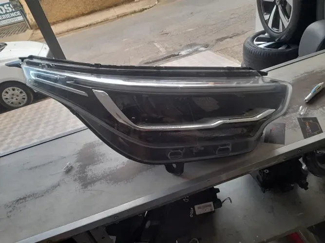 Farol da Fiat Strada nova tenho o par.