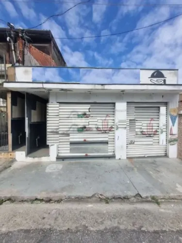 Casa padrão à venda na Vila Rosaria, São Paulo: 2 dormitórios, 2 cozinhas e mais!