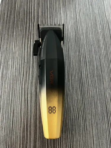 Máquina de Cortar Cabelo Profissional VGR 003 Sem Fio Turbo Display Digital 2 Velocidades