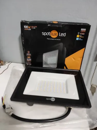 Refletor LED 100W Spotlux 9000 lume R$90ns - Novo