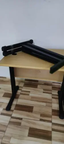 Mesas de Escritório em Creme vem com cadeira sem rodinha- Perfeito Estado, Fácil Montagem!