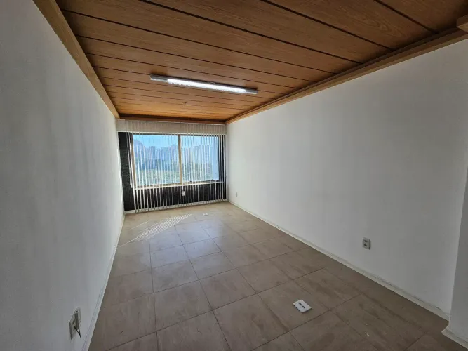 ALUGO Excelente Sala Comercial na Barra da Tijuca - Condominio Vision Offices - 22m²
