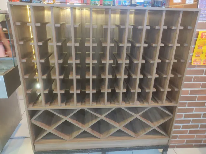 Vende-se Adega em MDF com fita de Led