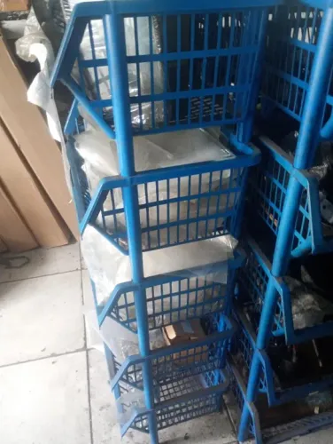 Cesto expositor empilhável 