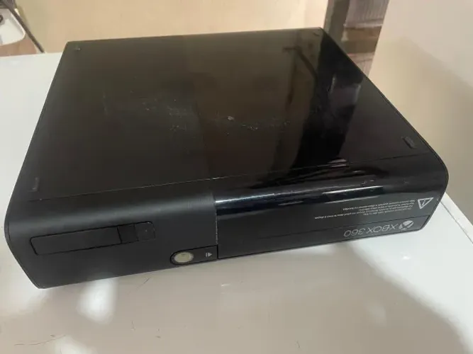 vendo 2 xbox 360 com defeito luz vermelha
