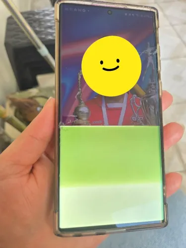 Samsung Galaxy S22 Ultra tela trincada