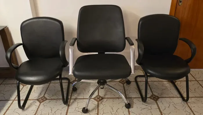 3 Cadeiras de Escritório - Preço Imperdível!