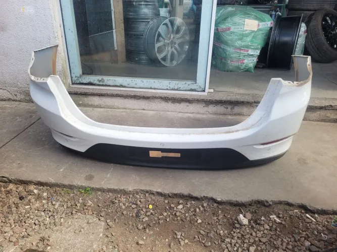 Para-choque Traseiro Branco Onix Turbo LTZ 2023 completo