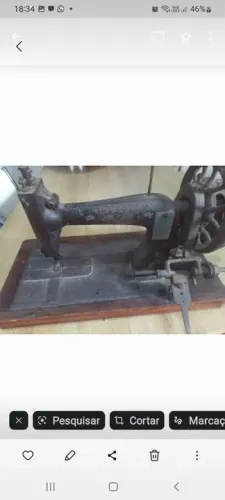 Máquina de Costura Antiga - Peça de Coleção