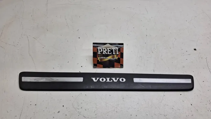 Soleira Porta Lado Esquerdo Volvo Xc60 2012 / 2013