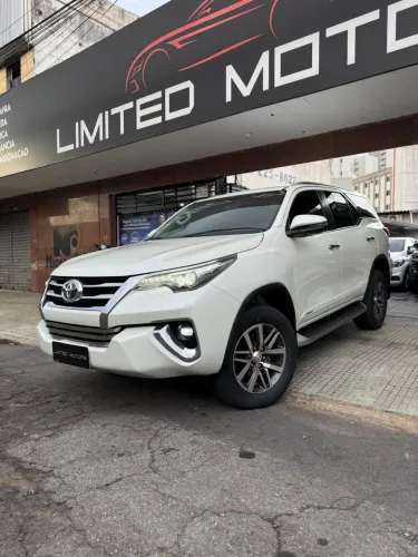 Toyota Hilux SW4 SRX 4X4 2.8 TDI 16V Dies. Aut. 2020