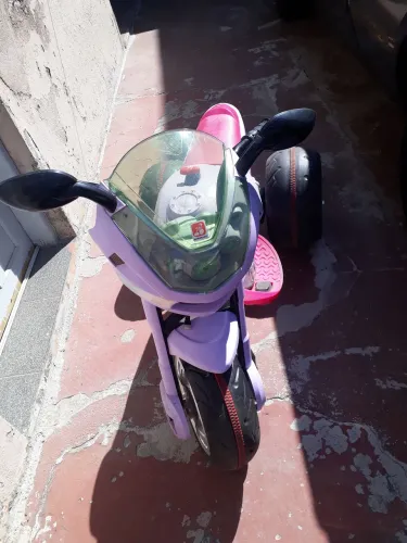 Moto Infantil Elétrica Rosa - ótimo estado.