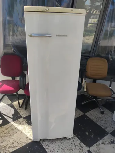 Geladeira 1,70m altura