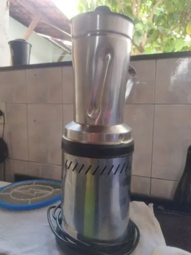 Líquido industrial em  bom Estado. 