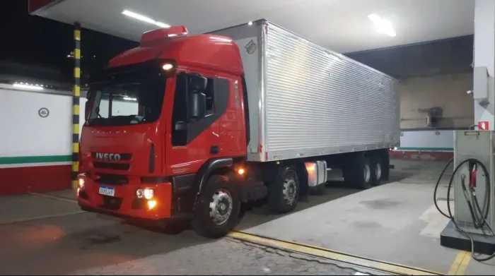 Iveco - TECTOR 240E28S STRADALE 6X2