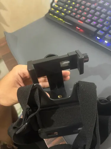 Suporte peitoral celular 