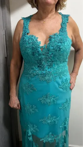Vestido Longo de Festa Luxo com detalhes em renda e bordado Azul Tiffany 