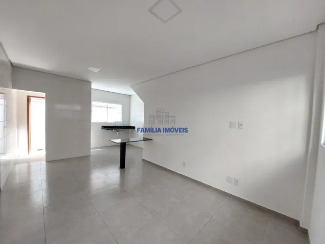 Casa em vila à venda 2 quartos e quintal na Vila Valença S Vicente