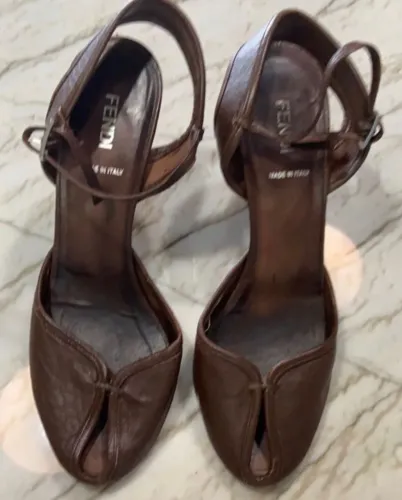 Sapato marca fendi original italiana número 38