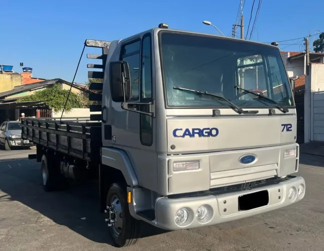 Ford Cargo 712 Carroceria 2012