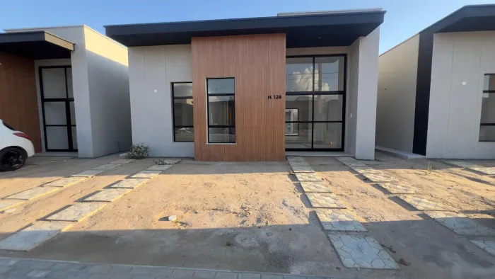 Casa Nova em condomínio fechado no bairro SIM