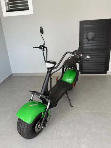 Scooter elétrica Pt2 shineray