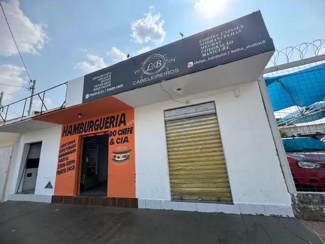 Imóvel com 3 cômodos comerciais ( AV Principal )