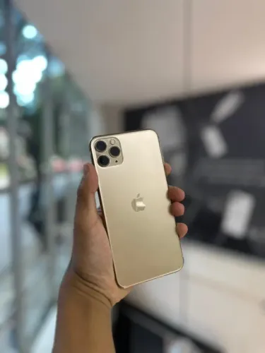 iPhone 11 Pro Max 64GB 73% de bateria Cor dourado