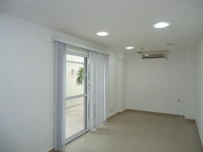 Sala comercial no coração de Bangu 