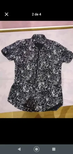Camisa Manga Curta Estampa Abstrata