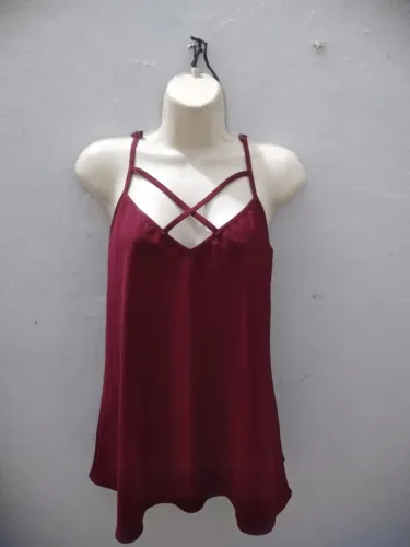 Blusinha de alça vermelho vinho