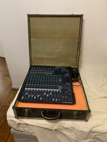 Mesa de som yamaha 166cx-usb com case