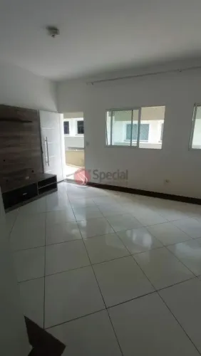 Casa em condomínio na Vila Mazzei, 3 dormitórios e 2 vagas de garagem.