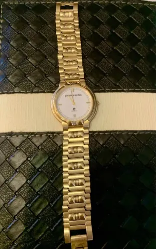 Relógio Pierre Cardin Quartzo. Mostrador branco Suíço. Pulseira ouro genuíno p28-8025