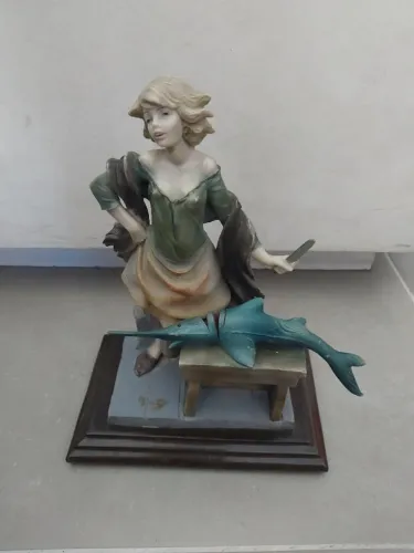 Mulher Pescadora Em Resina